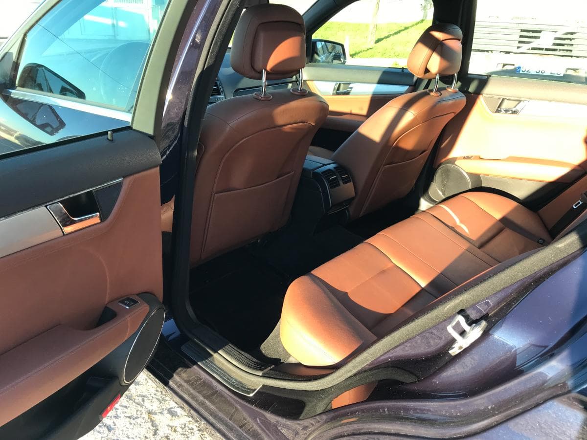 Mercedes-Benz C 200 CDI · Ano 2009 — image 22