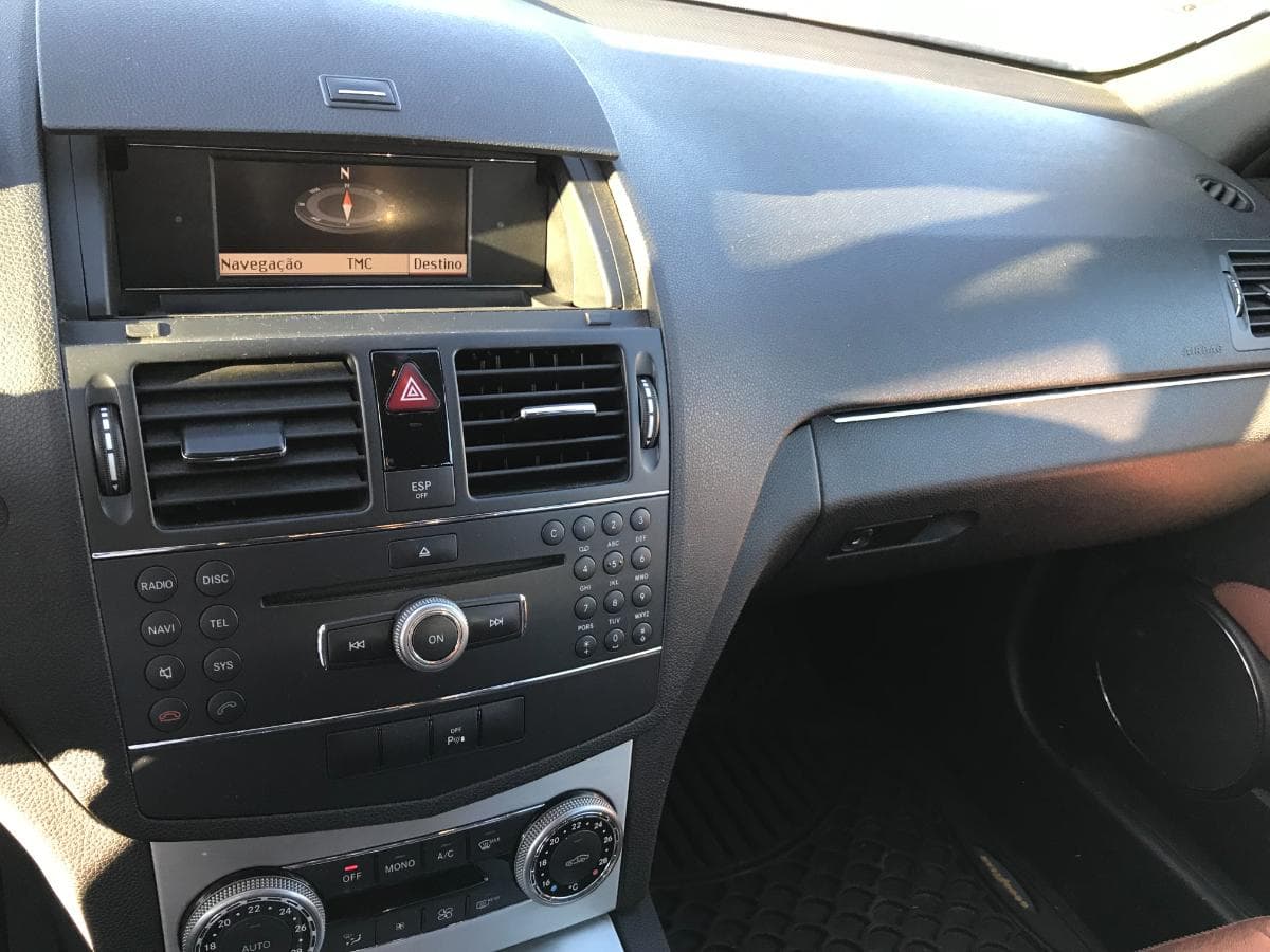 Mercedes-Benz C 200 CDI · Ano 2009 — image 28