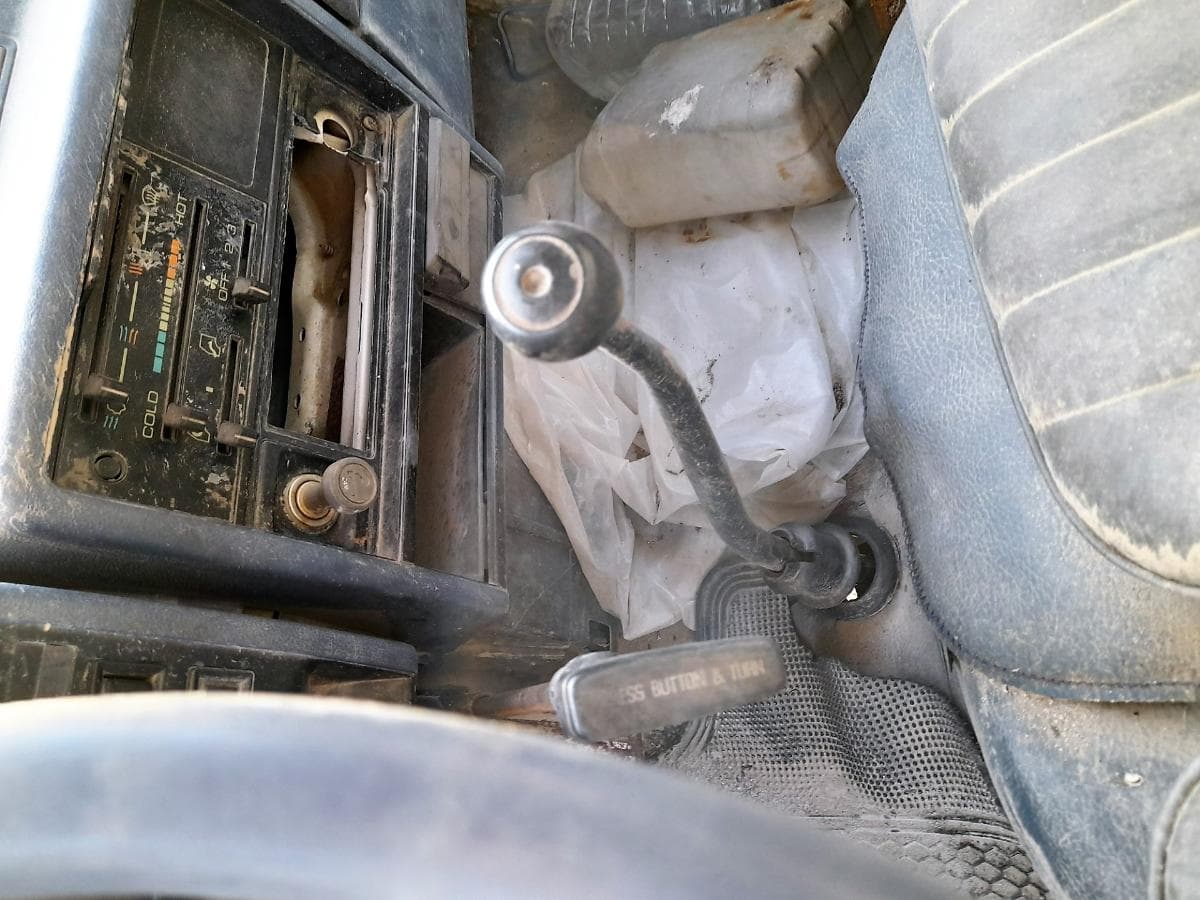 Isuzu NKR 58L/60 — imagem 7