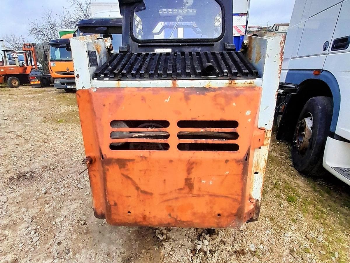 Mini Pá Carregadora Bobcat 741 — imagen 3