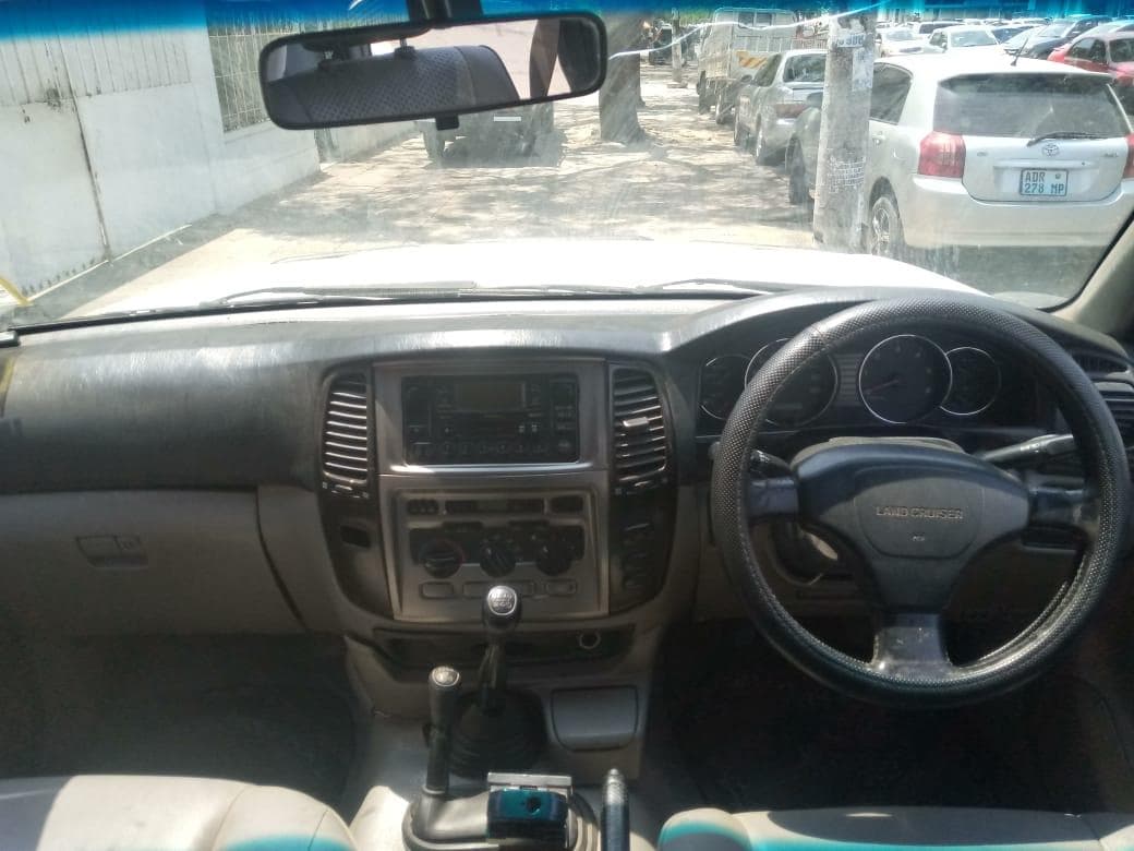 Toyota Land Cruiser · — image 9