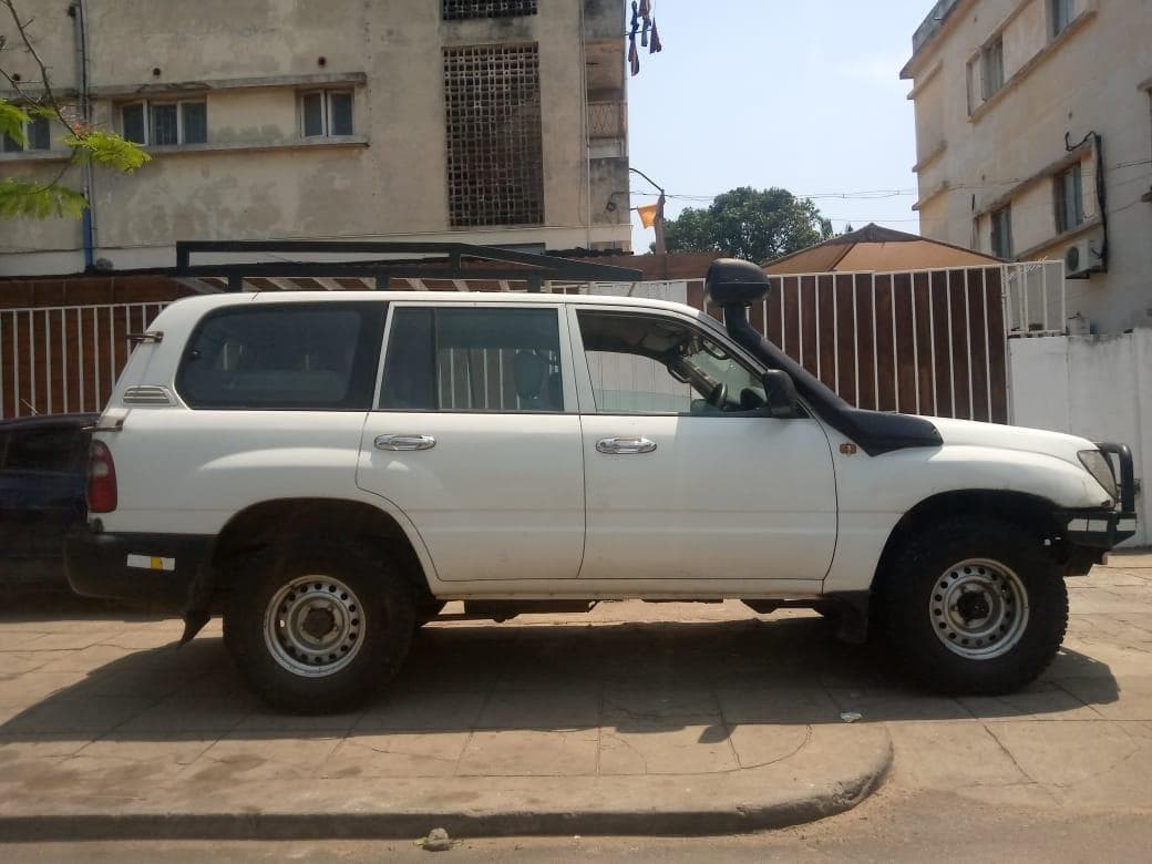 Toyota Land Cruiser · — image 3