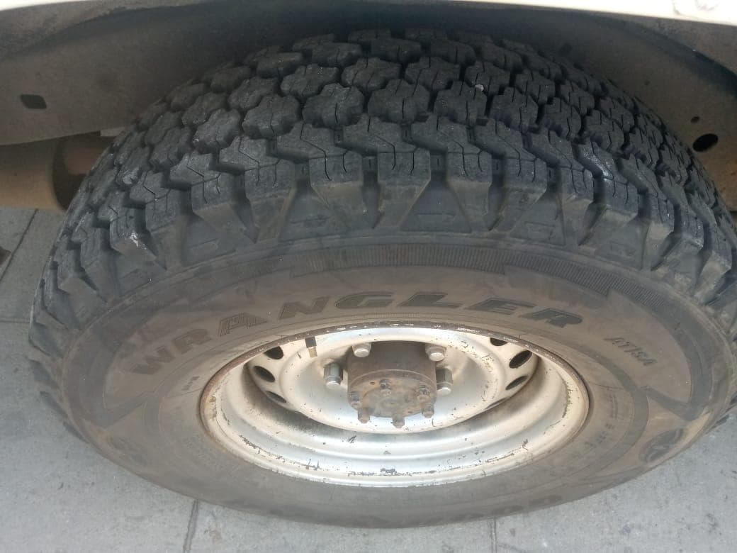 Toyota Land Cruiser · — image 11