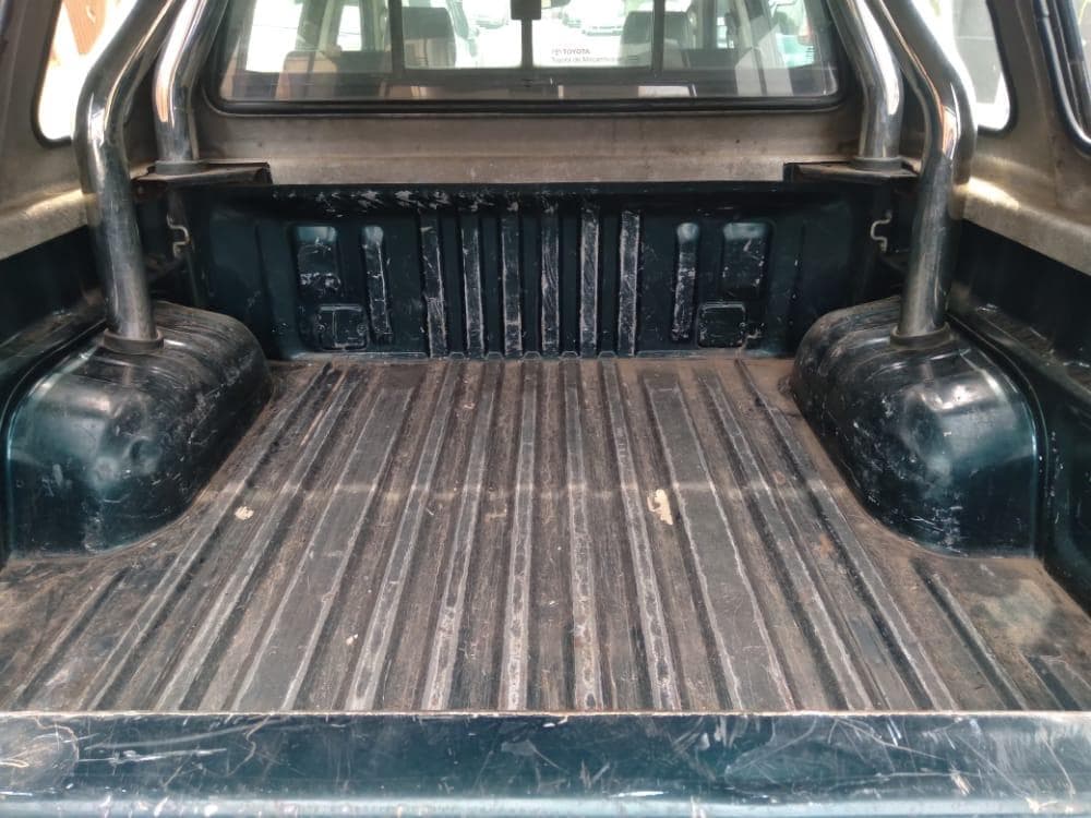 Toyota Hilux  · — image 3
