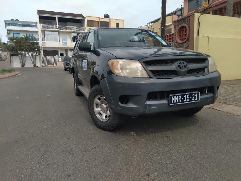 Toyota Hilux  · — image 12