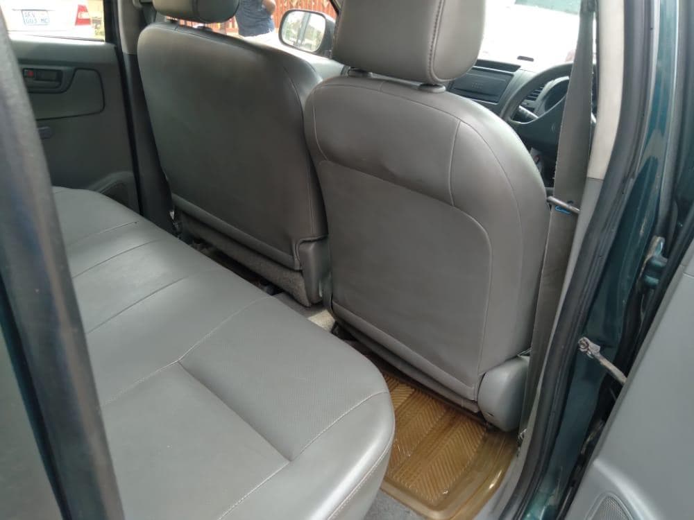 Toyota Hilux  · — image 14