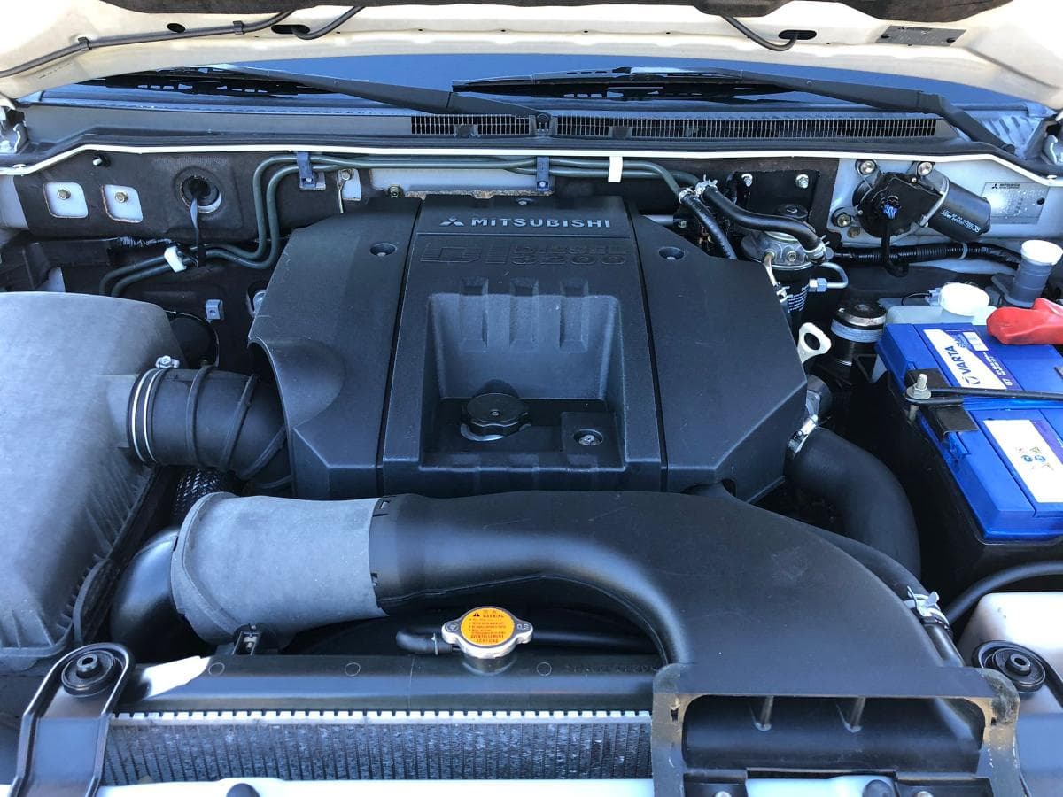 Mitsubishi Pagero — imagem 10