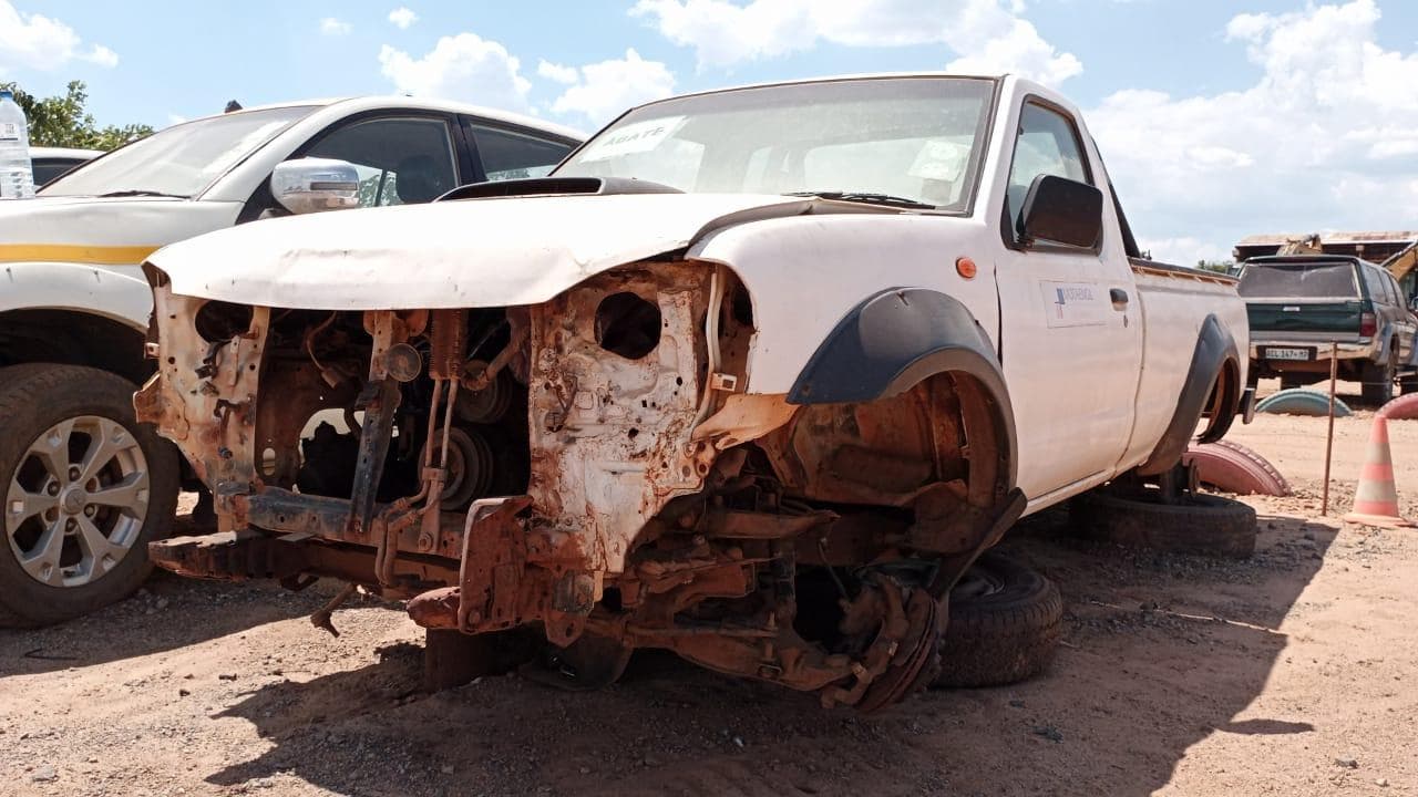 NISSAN HARDBODY 2.5 · Mocuba — imagem 3