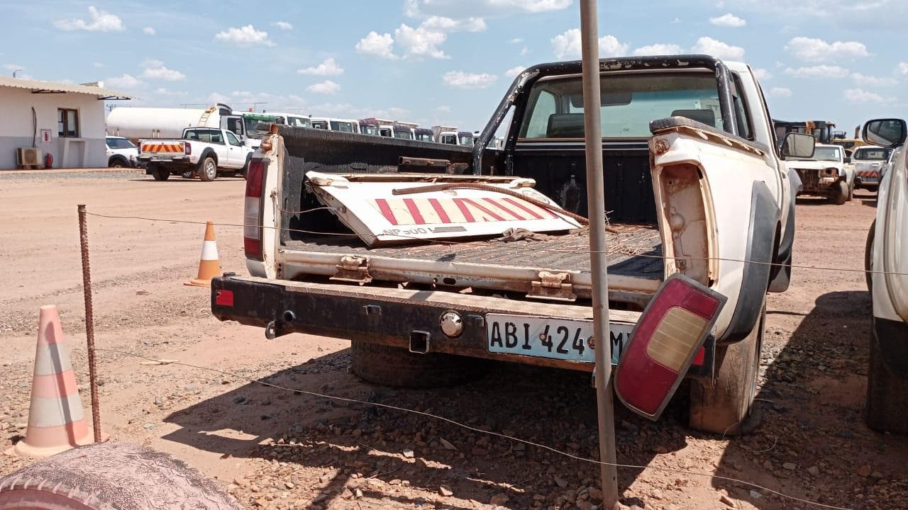 NISSAN HARDBODY 2.5 · Mocuba — imagem 4