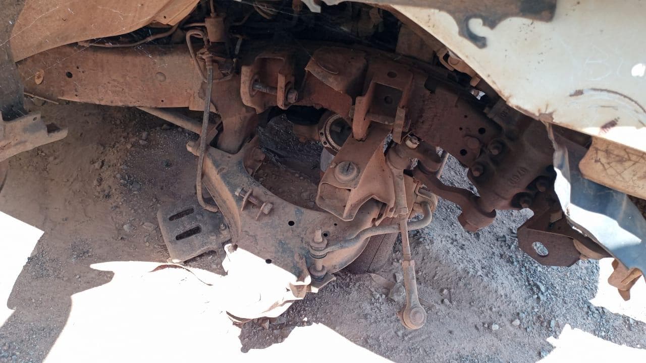 NISSAN HARDBODY 2.5 · Mocuba — imagem 8
