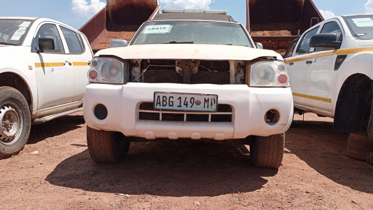 NISSAN HARDBODY 2.5 · Mocuba