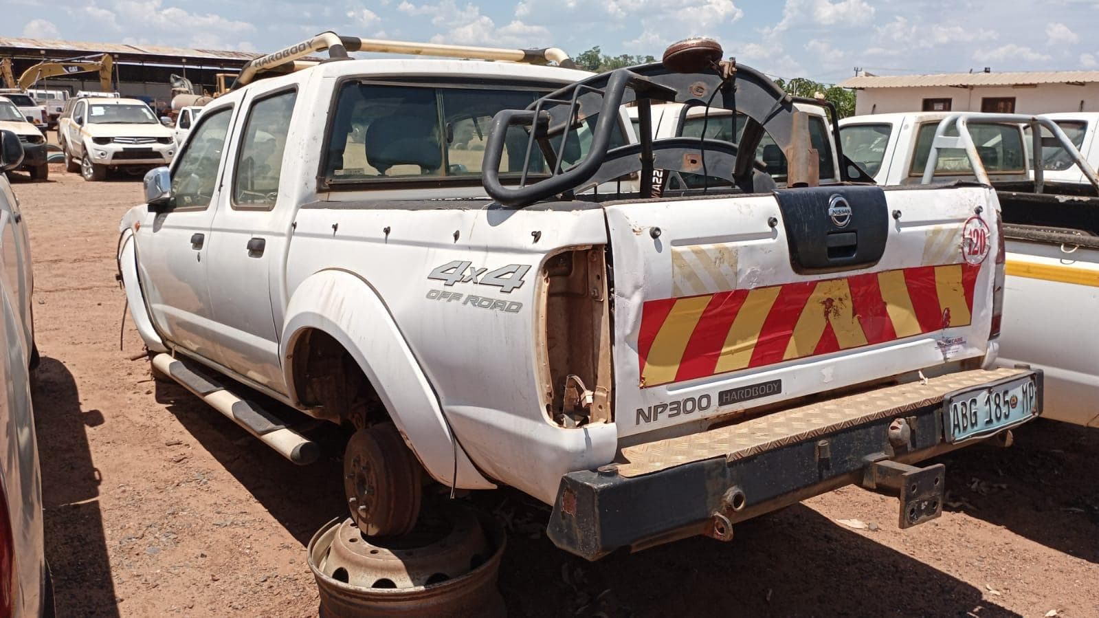 NISSAN HARDBODY 2.5 · Mocuba — imagem 8