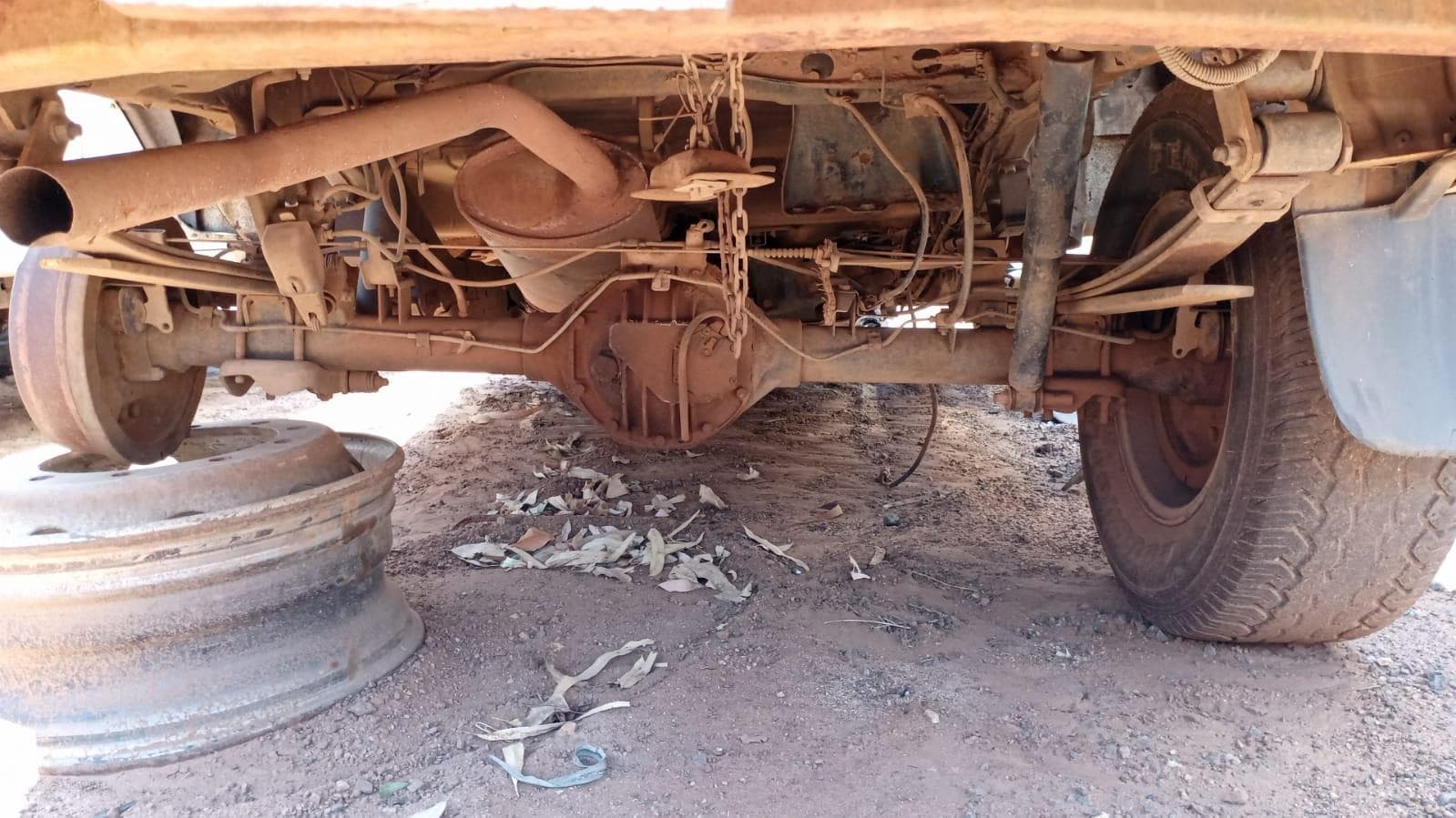 NISSAN HARDBODY 2.5 · Mocuba — imagem 9