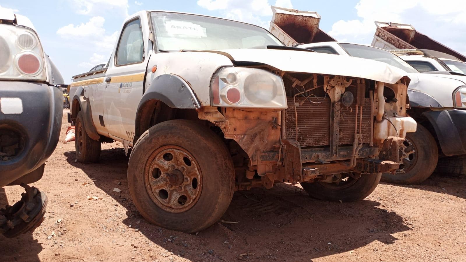 NISSAN HARDBODY 2.5 · Mocuba — imagen 4