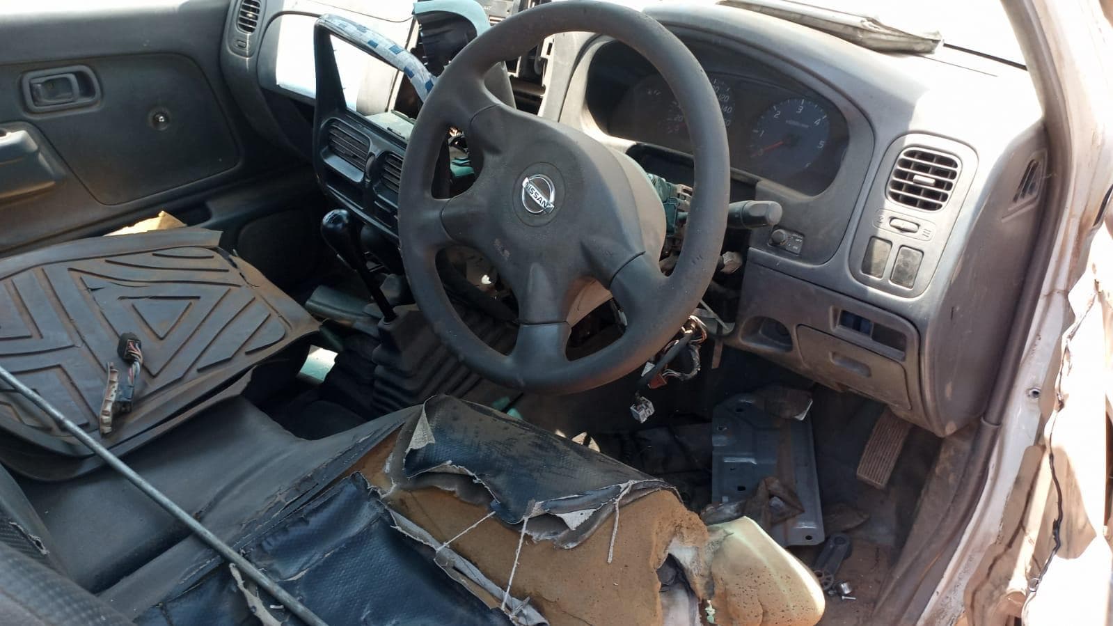 NISSAN HARDBODY 2.5 · Mocuba — imagen 5