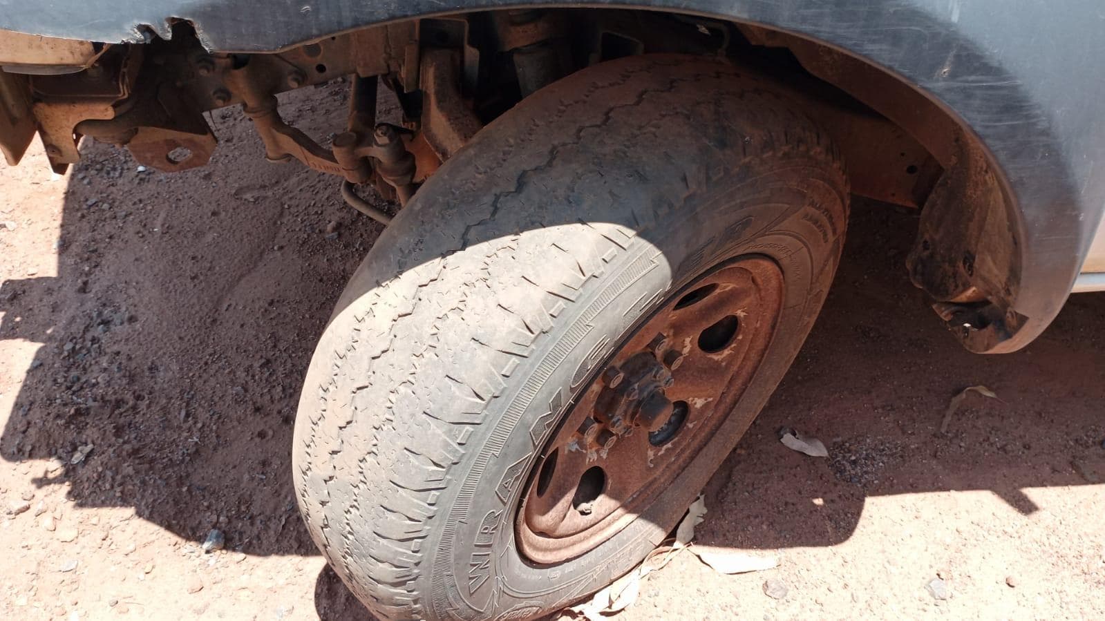 NISSAN HARDBODY 2.5 · Mocuba — imagen 8