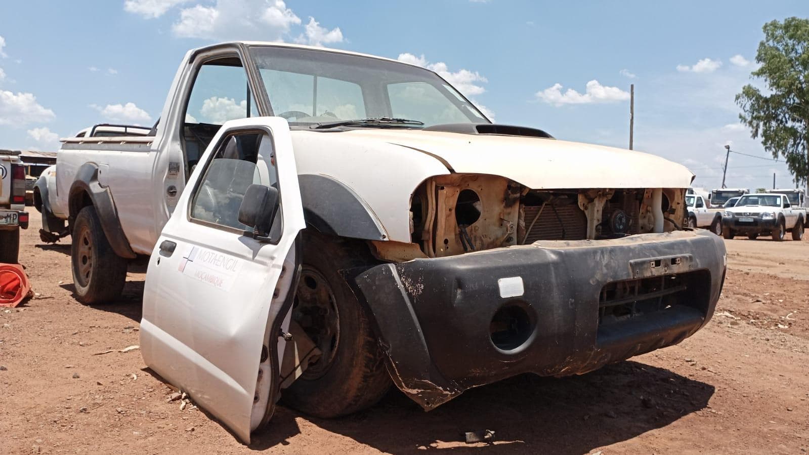 NISSAN HARDBODY  · Mocuba — imagem 2