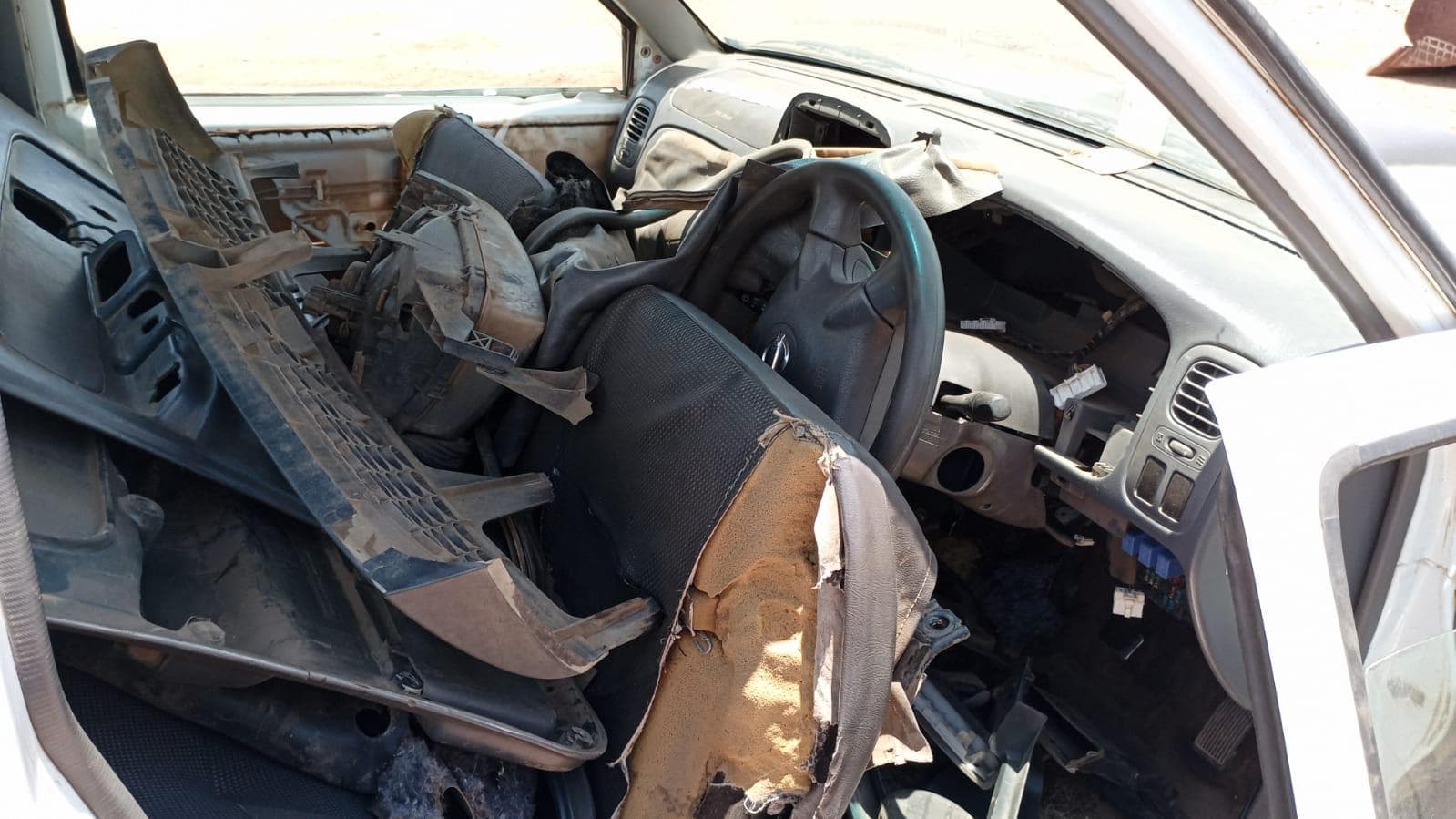 NISSAN HARDBODY  · Mocuba — imagem 3