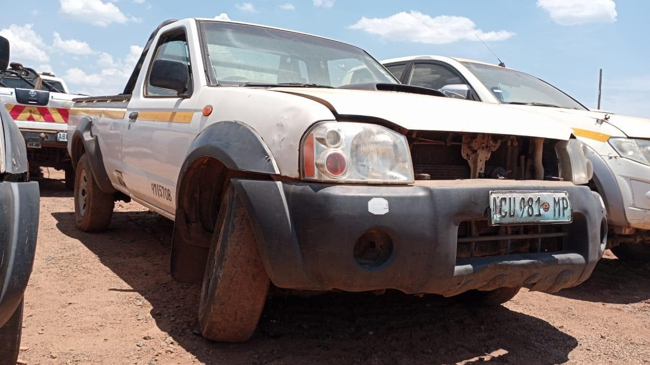NISSAN HARDBODY  · Mocuba — imagem 2
