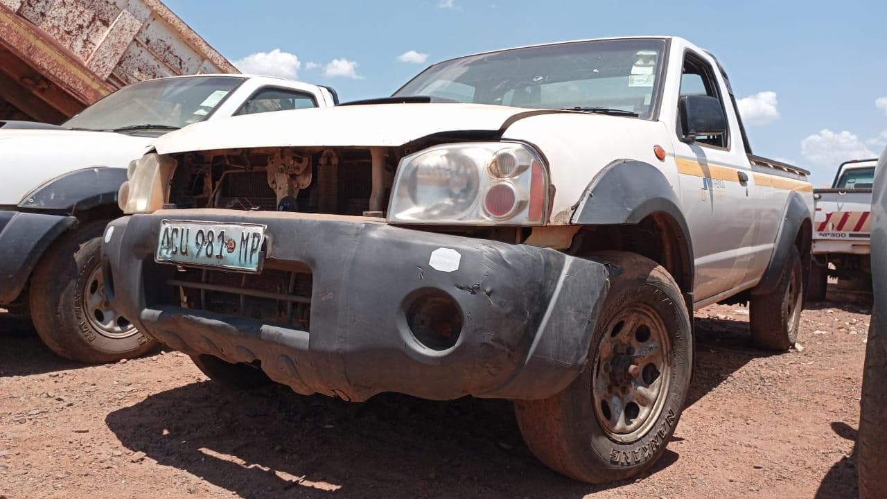 NISSAN HARDBODY  · Mocuba — imagem 4