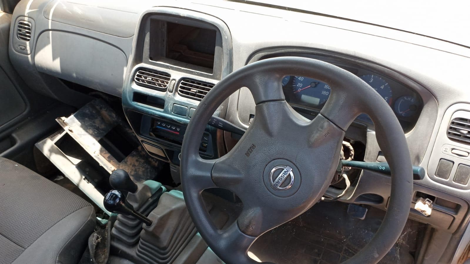 NISSAN HARDBODY  · Mocuba — imagen 3