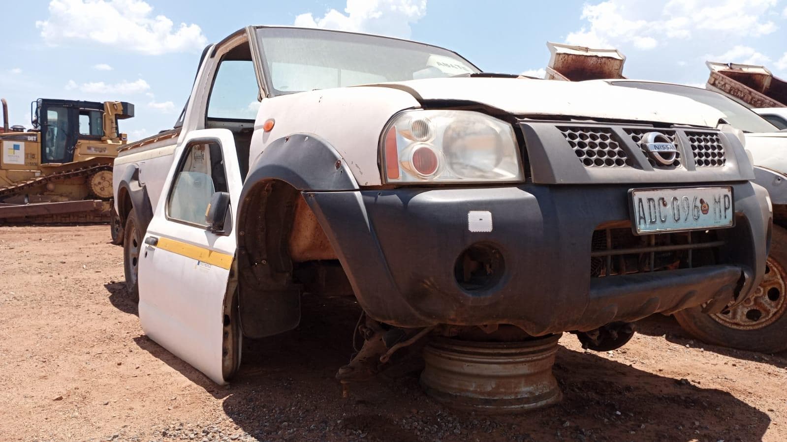 NISSAN HARDBODY  · Mocuba — imagem 3