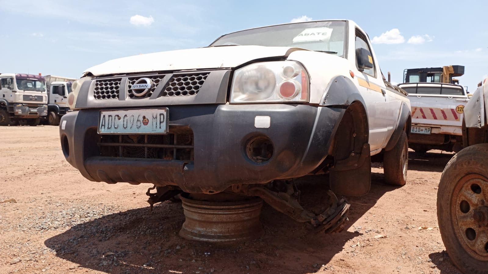 NISSAN HARDBODY  · Mocuba — imagem 4