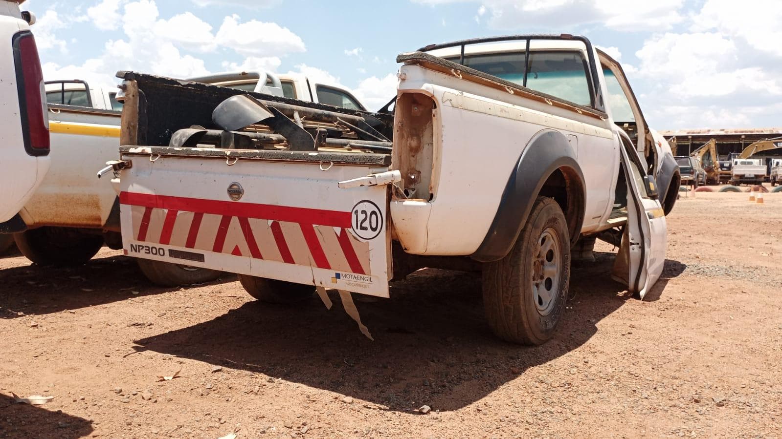NISSAN HARDBODY  · Mocuba — imagem 10