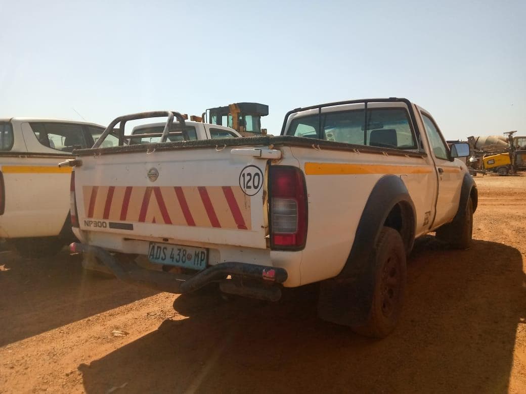 NISSAN, modelo HARDBODY · Mocuba — imagem 2