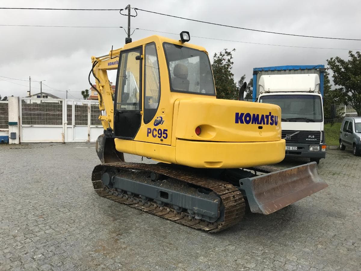 Mini Giratória Komatsu PC95 — image 3