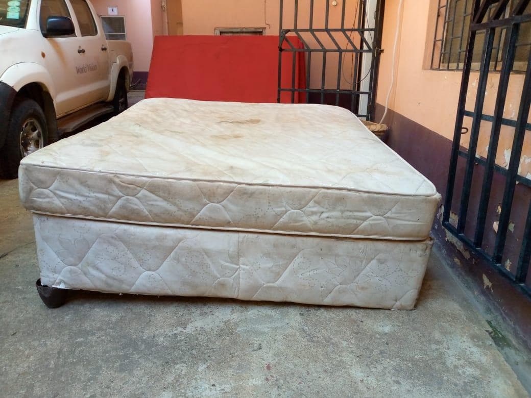 Cama de casal ·