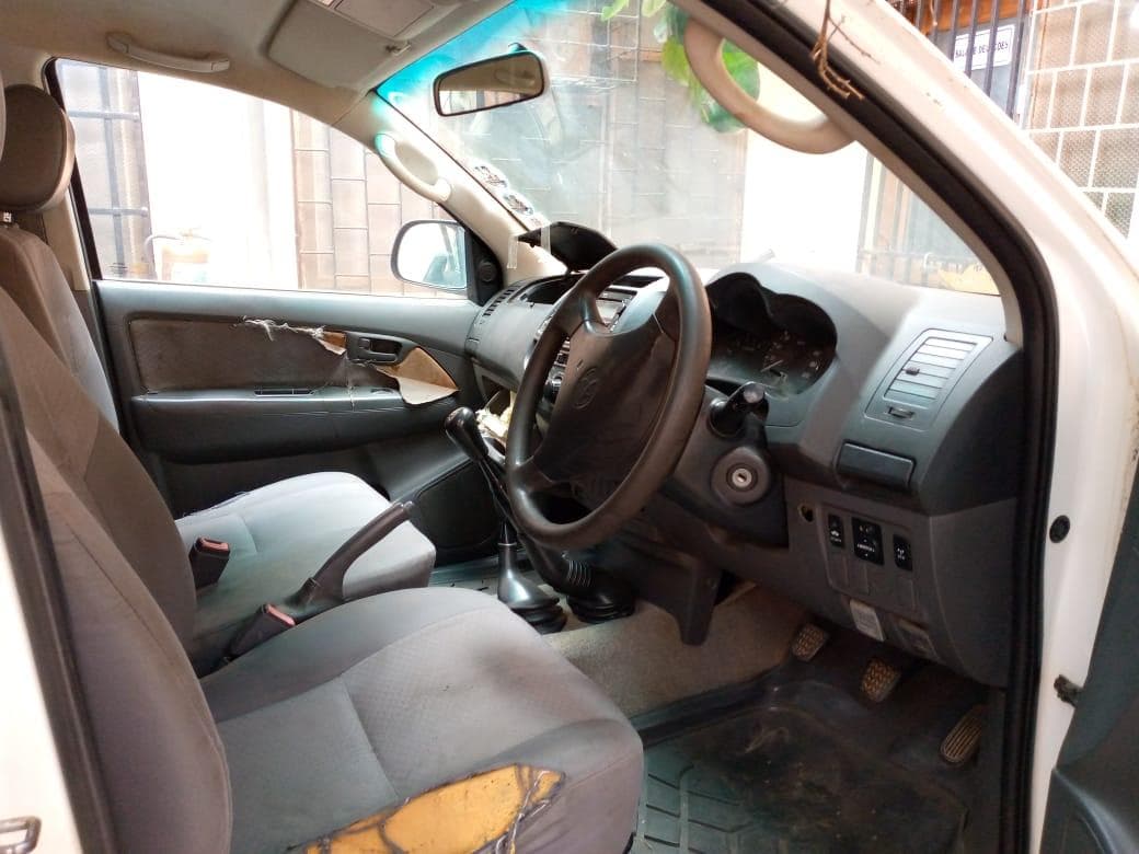 Toyota Hilux · — image 7
