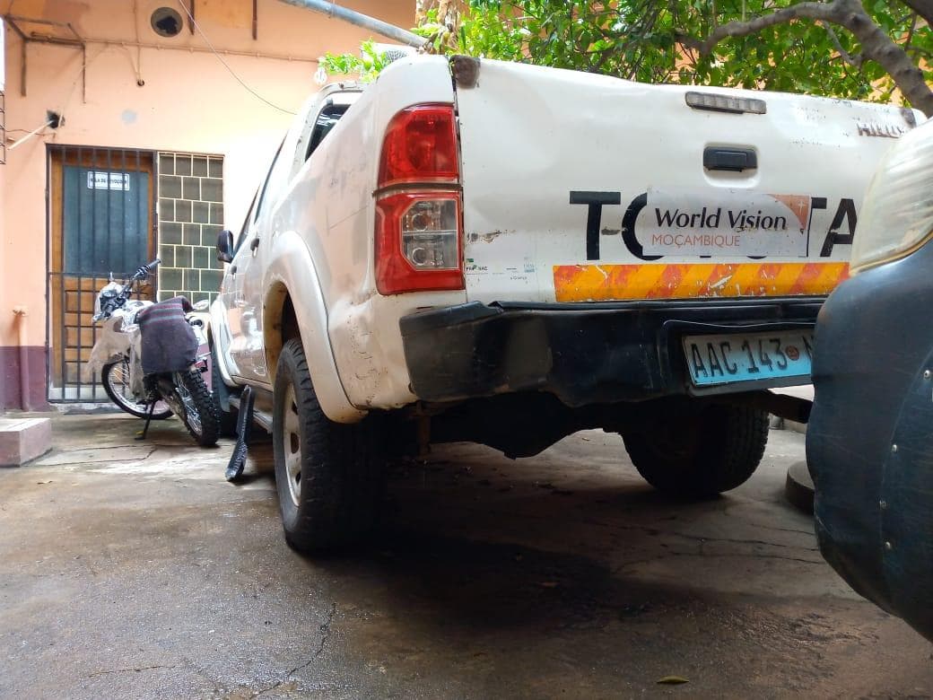 Toyota Hilux · — image 8