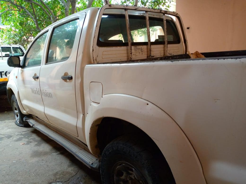 Toyota Hilux · — image 5