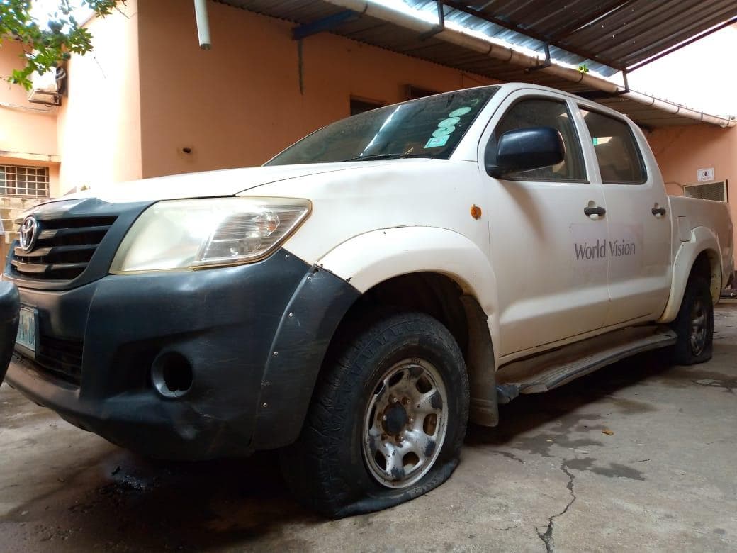 Toyota Hilux · — image 2