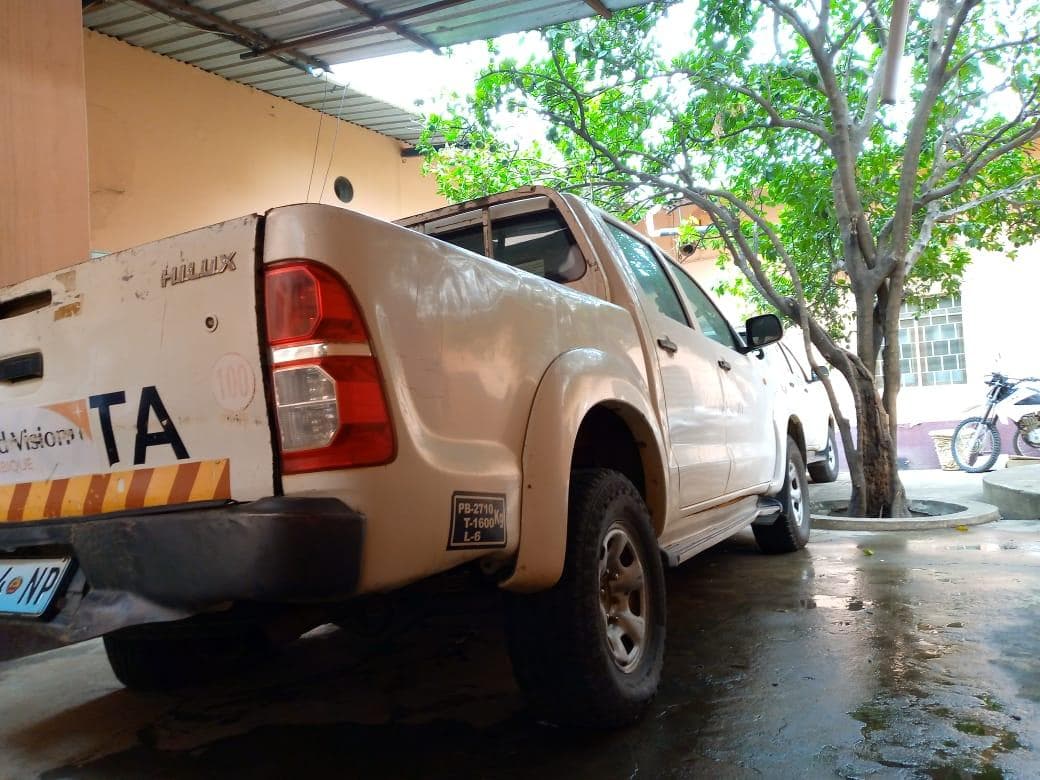 Toyota Hilux · — image 9