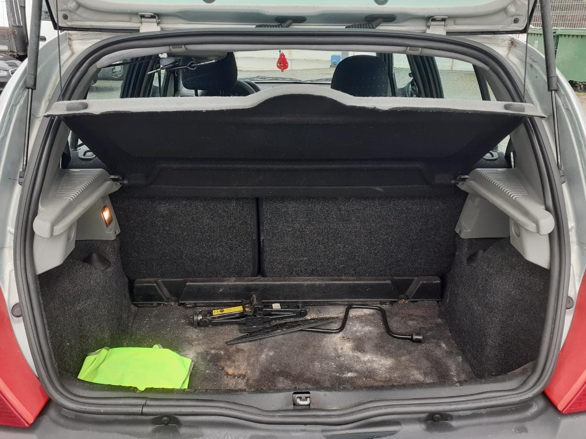 Renault Clio 1.2 · Ano 2001 — imagen 10