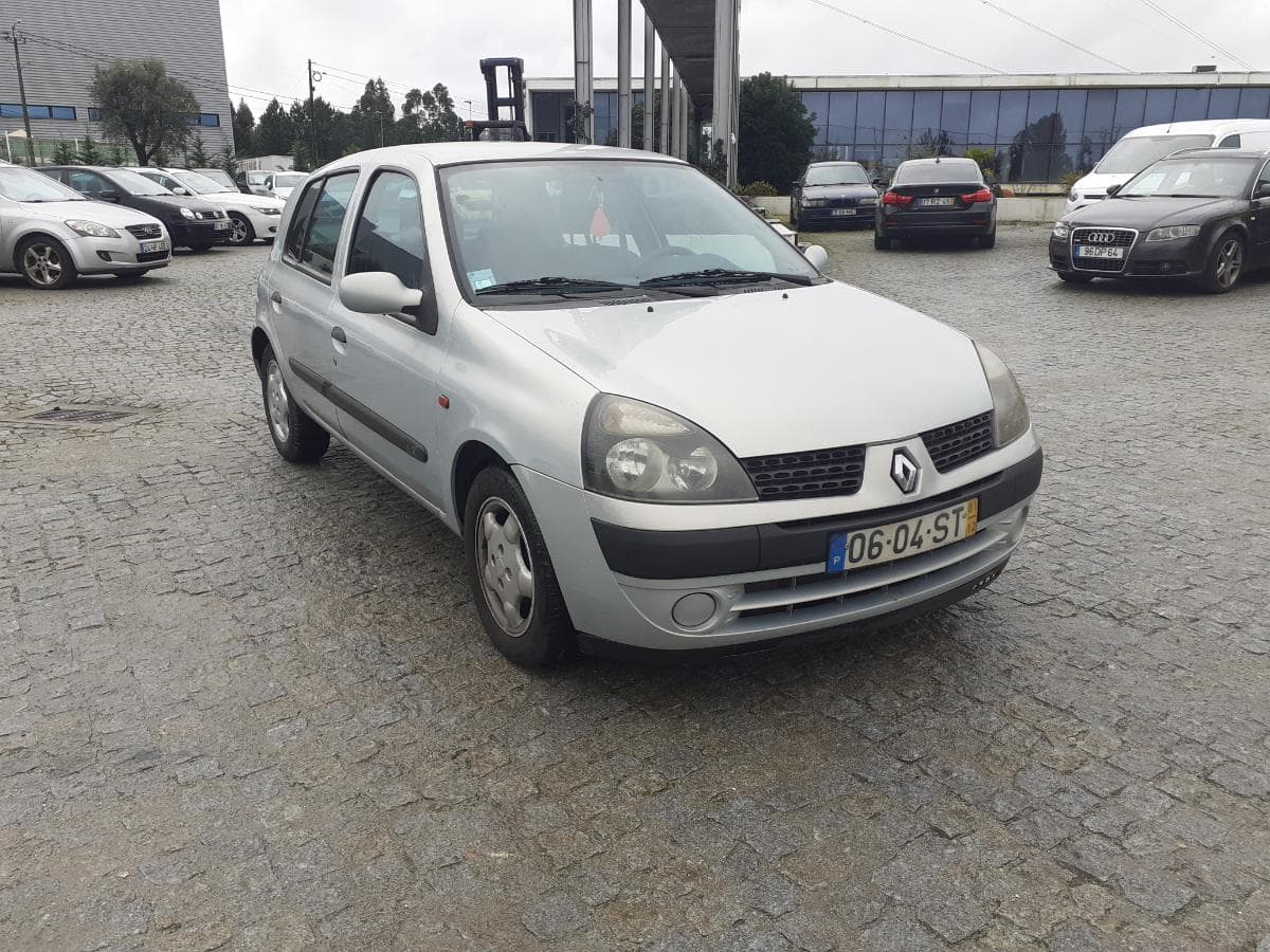 Renault Clio 1.2 · Ano 2001 — imagen 1