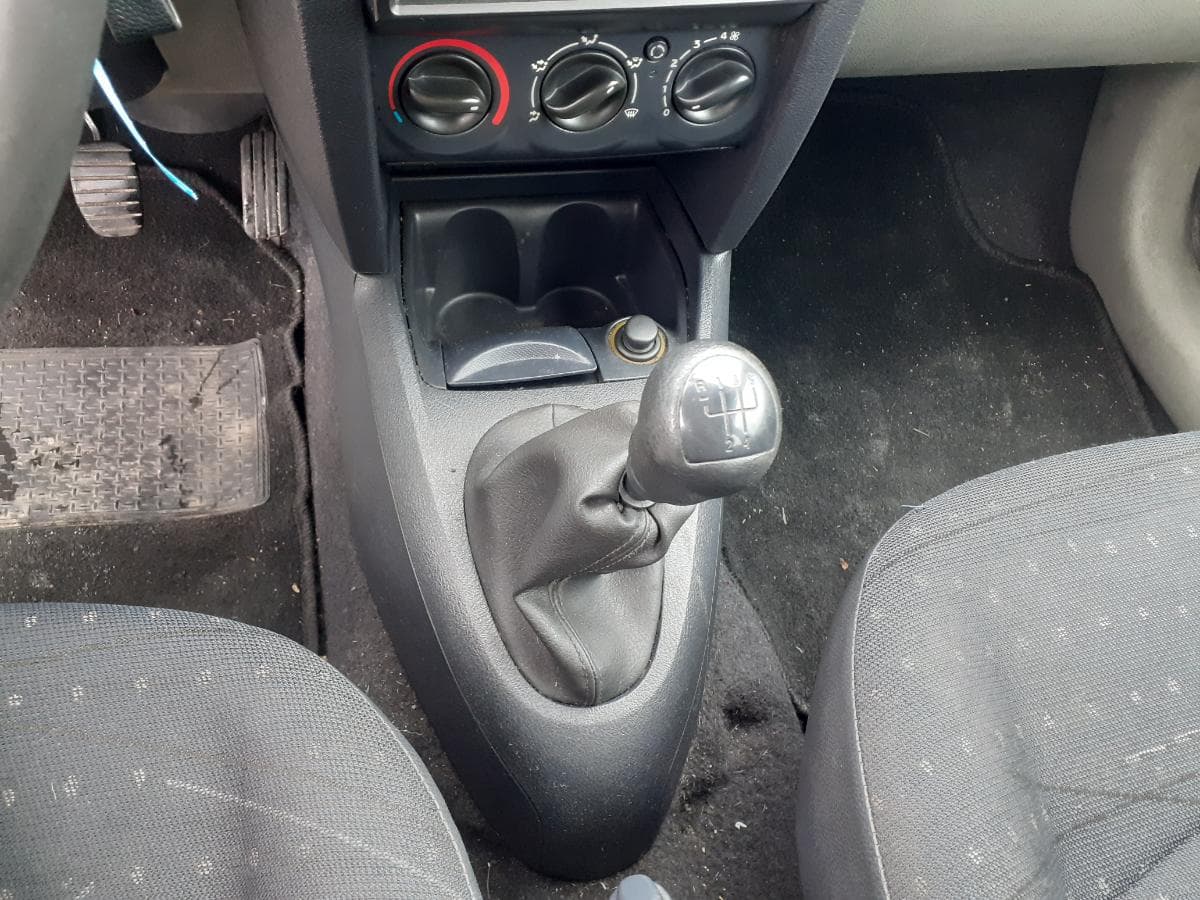 Renault Clio 1.2 · Ano 2001 — imagen 22