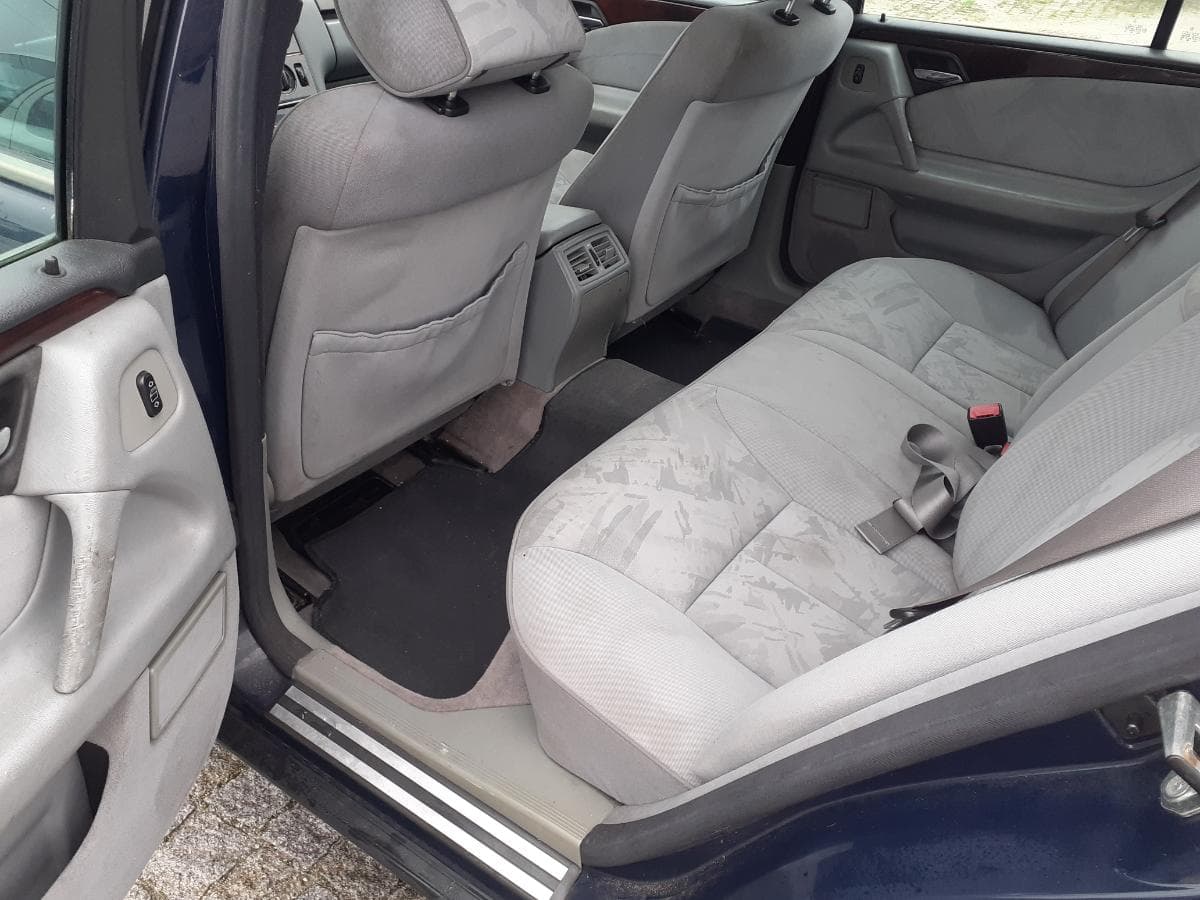Mercedes-Benz E220D · Ano 1996 — image 13