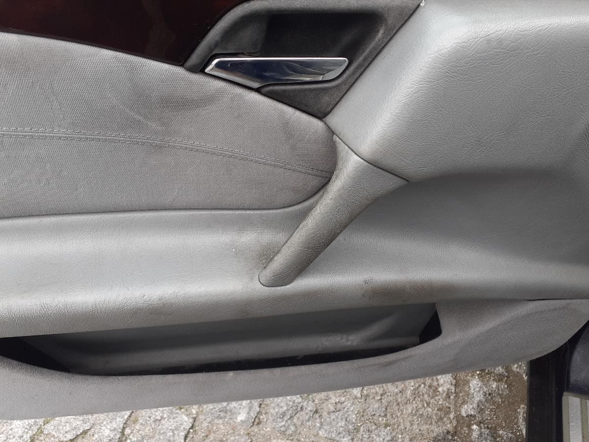 Mercedes-Benz E220D · Ano 1996 — image 21