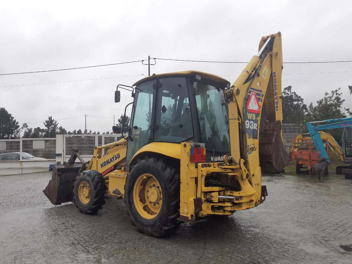 Retroescavadora Komatsu W93 R · Ano 2006 — imagen 4