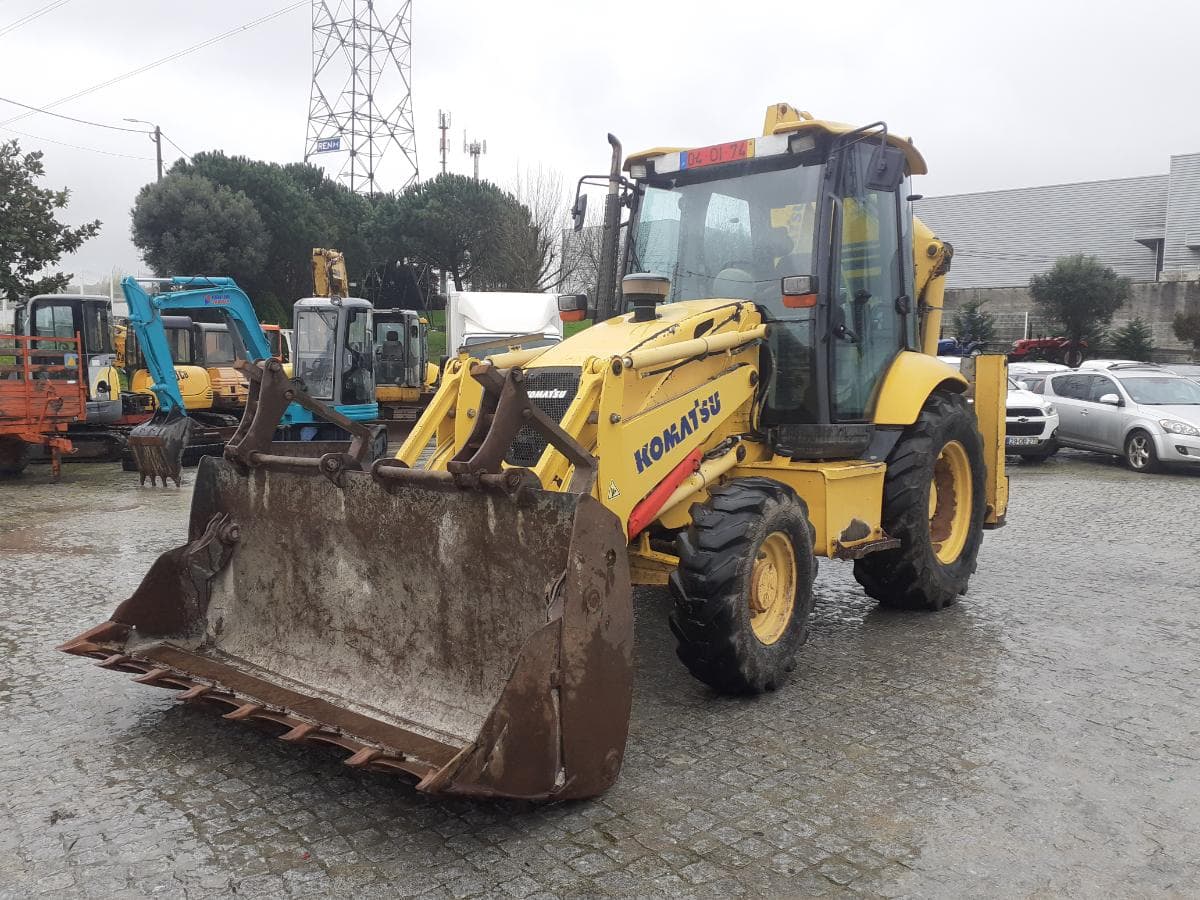 Retroescavadora Komatsu W93 R · Ano 2006 — imagen 3