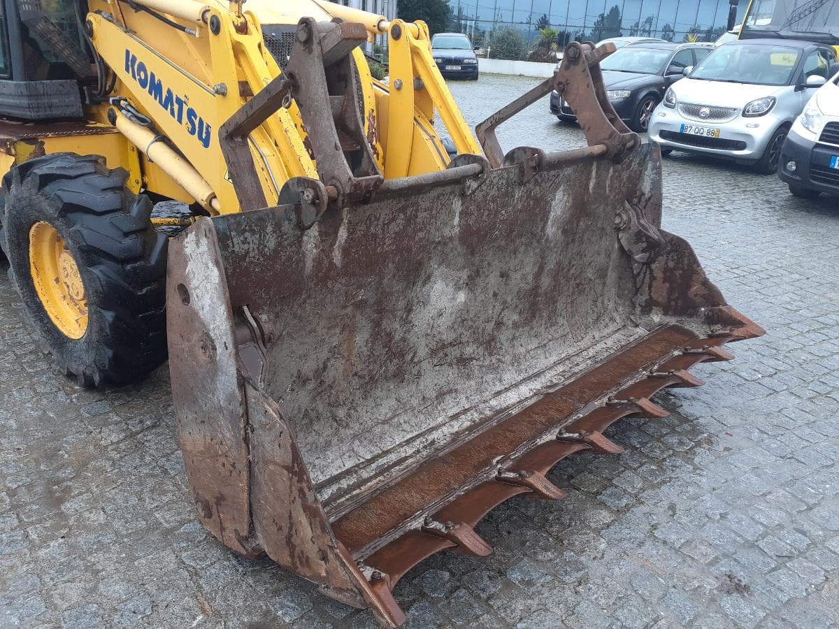 Retroescavadora Komatsu W93 R · Ano 2006 — imagen 8