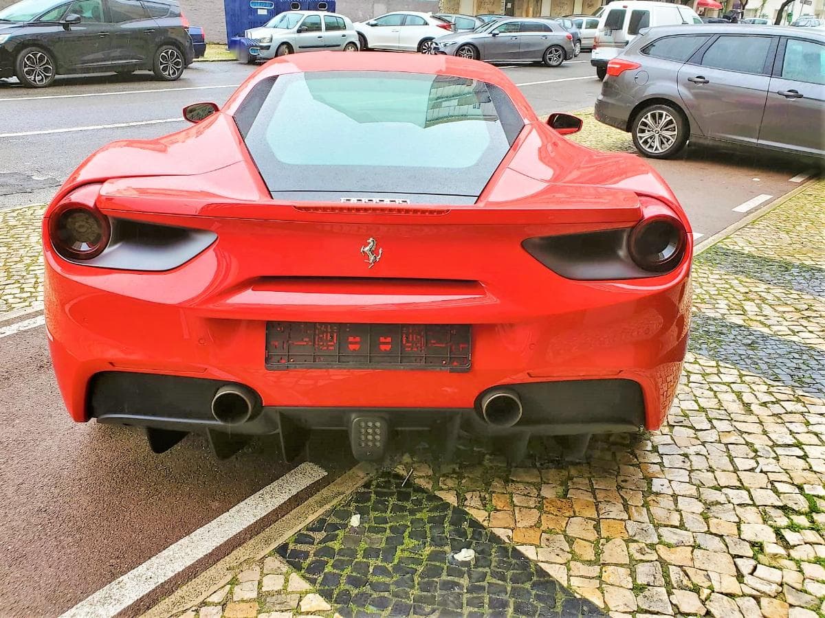 Ferrari 488 GTB Coupe — imagen 4