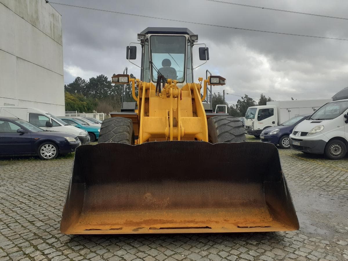 Pá Carregadora Daewoo Mega 200 — image 2