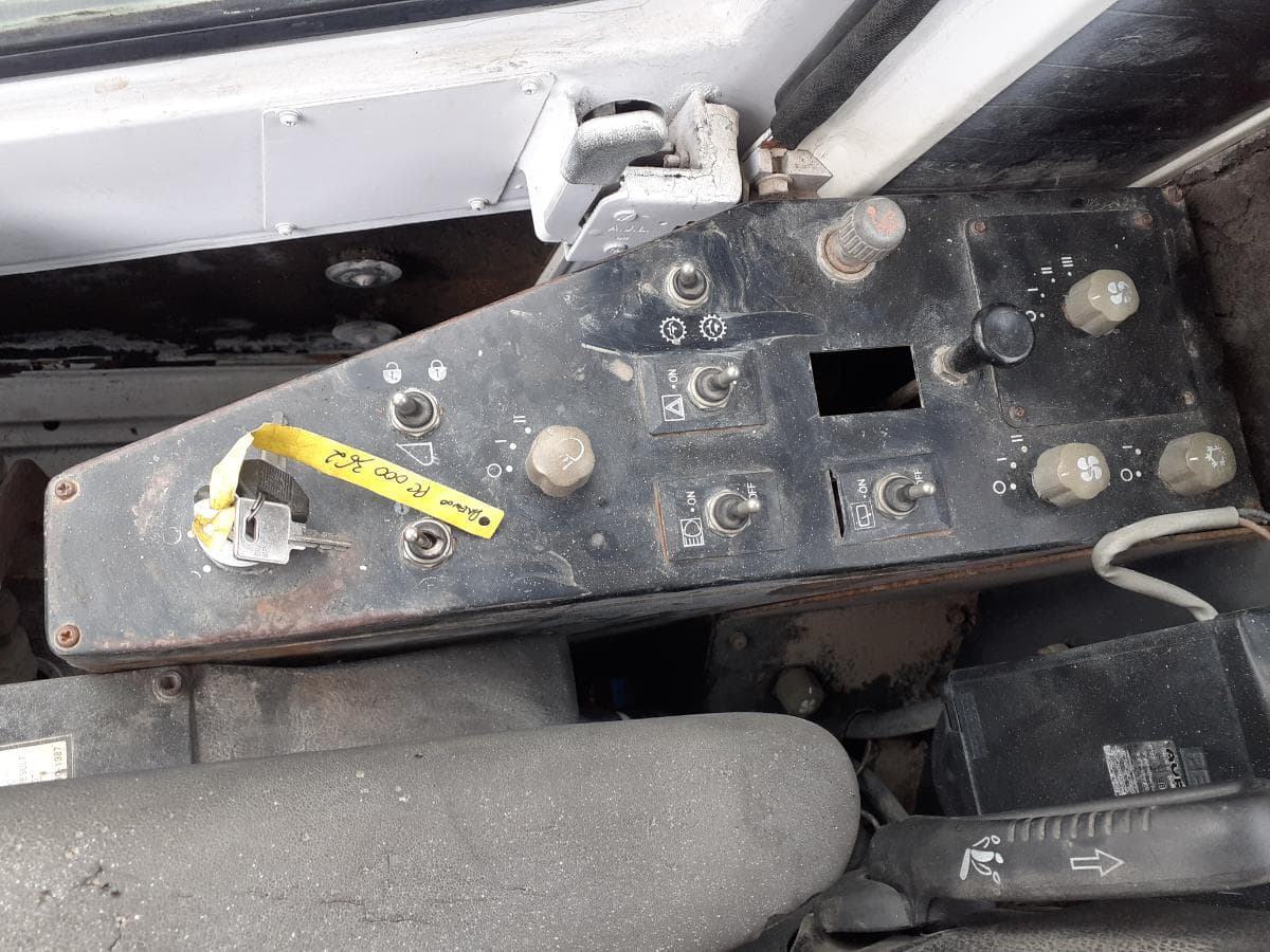 Pá Carregadora Daewoo Mega 200 — image 14
