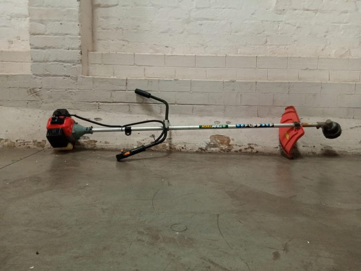 Máquina de cortar relva · — imagem 2