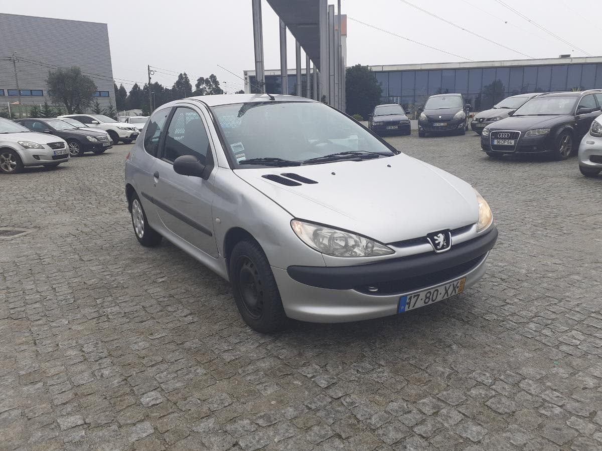 Peugeot 206 1.4 HDI · Ano 2004 — imagen 1