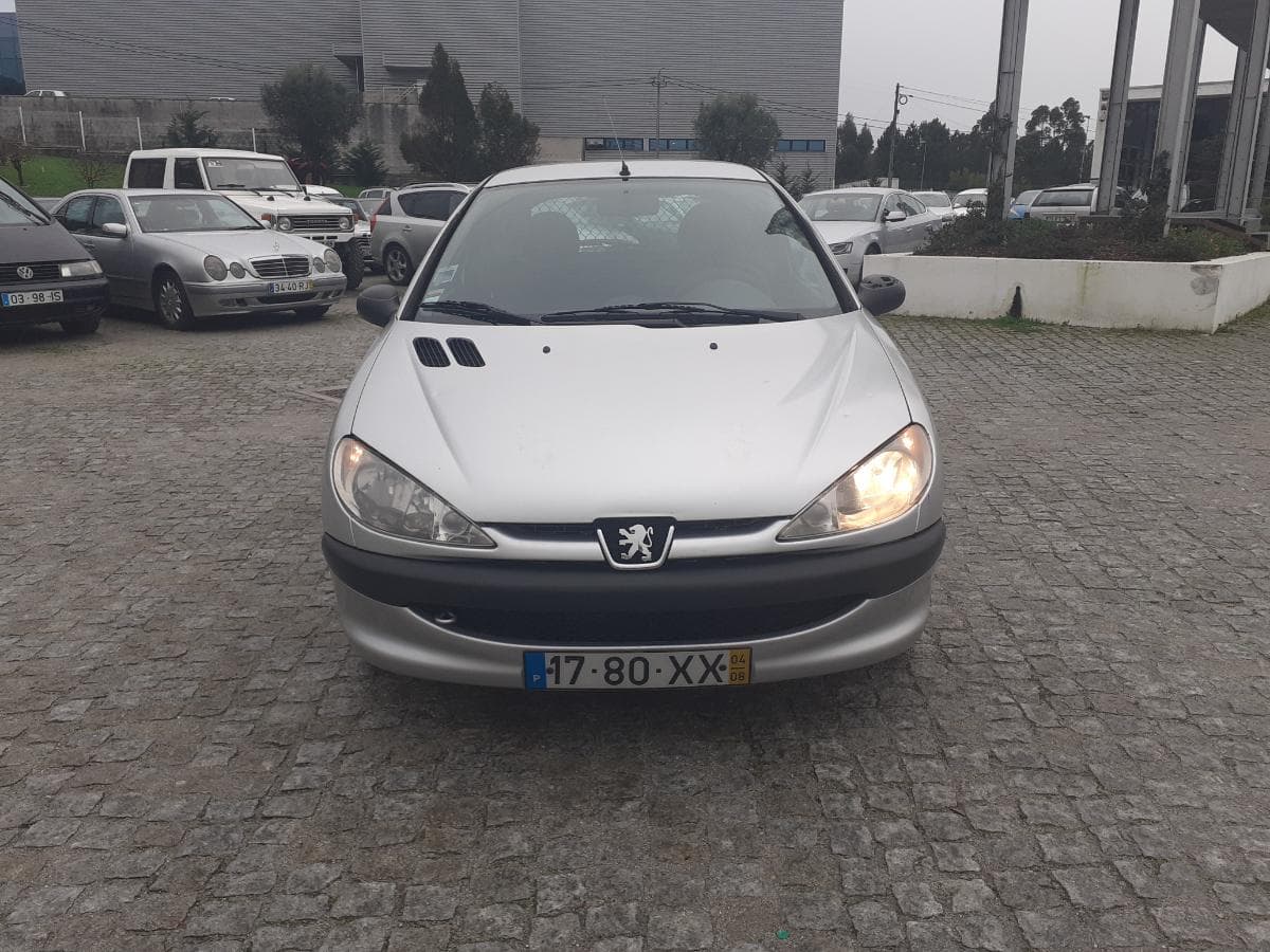 Peugeot 206 1.4 HDI · Ano 2004 — imagen 2